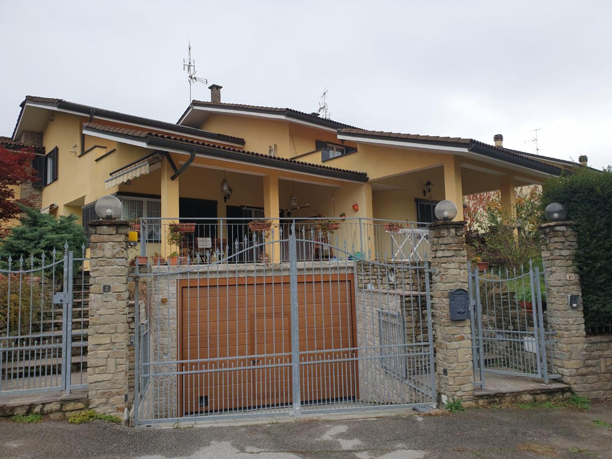 Casa Vacanze Alice E Arianna Cairo Montenotte Exterior foto